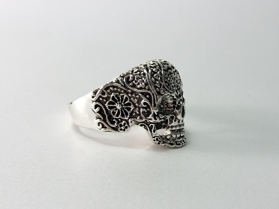 prsten kostur sa cvetićima kosturska lobanja prsten od hirurškog čelika