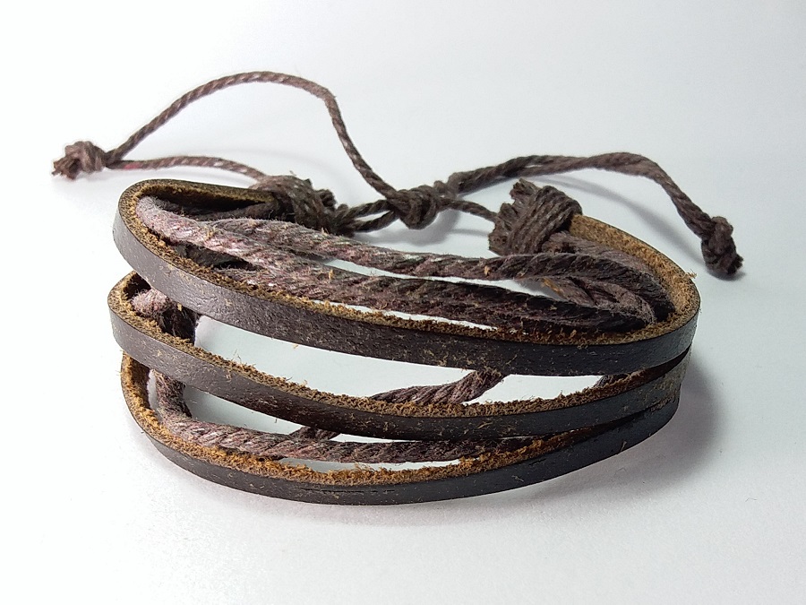 braon muška ručno rađena narukvica unikat