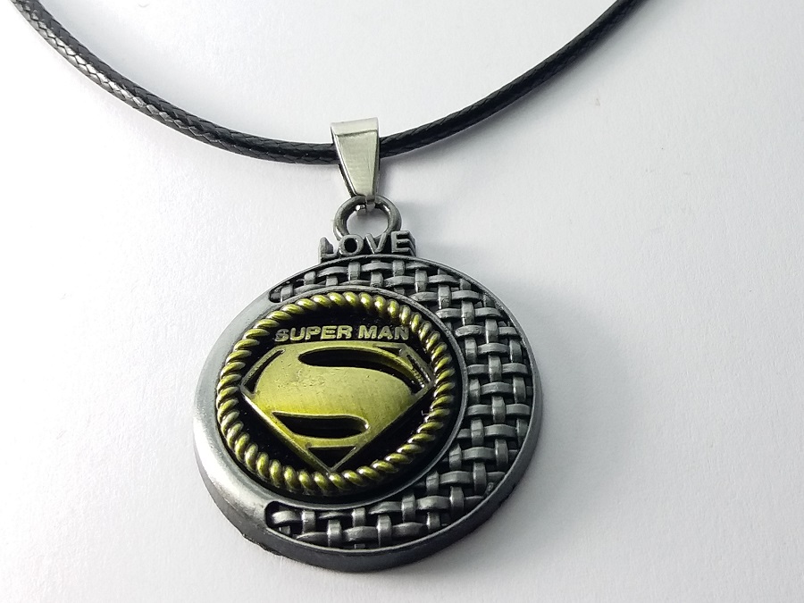 siva superman ogrlica za muškarce od čelika