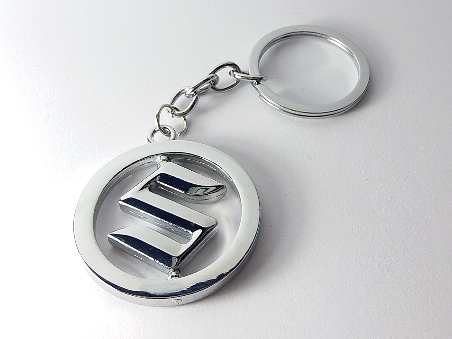 privezak suzuki grand vitara swift gsxr gsx-f katana suzuki ignis privesci auto moto