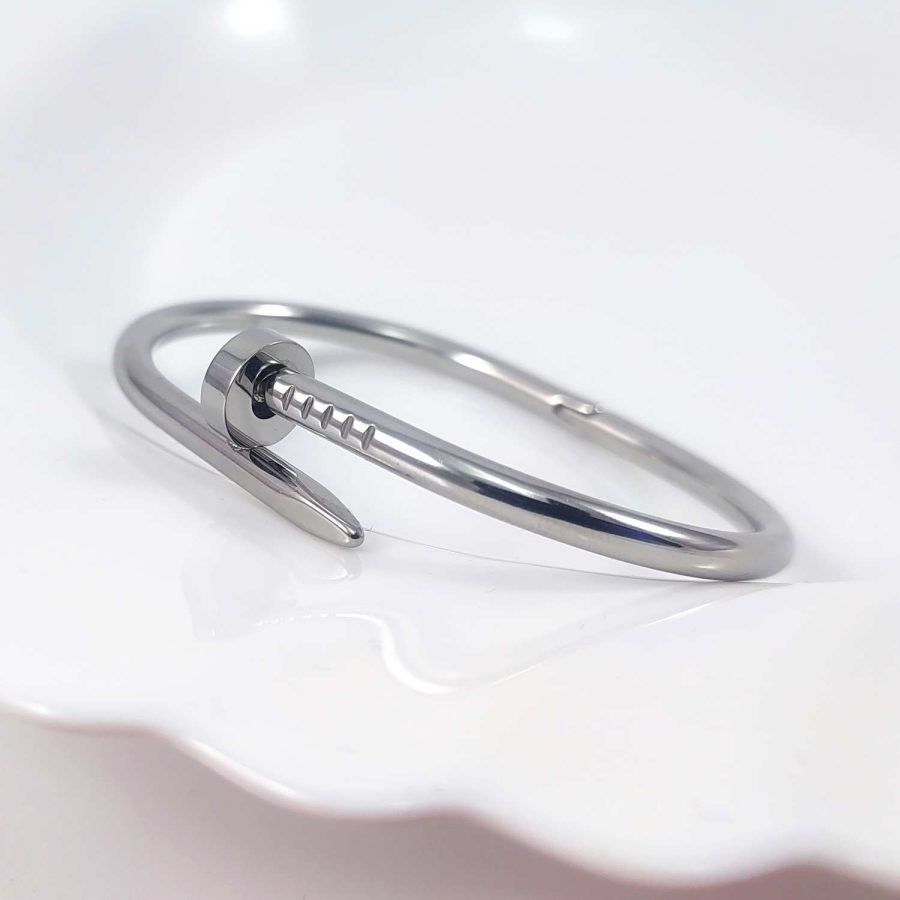 ženska muška narukvica ekser medicinski nerđajući hirurški 316l čelik stainless steel srbija prodaja nakita beograd kragujevac novi sad