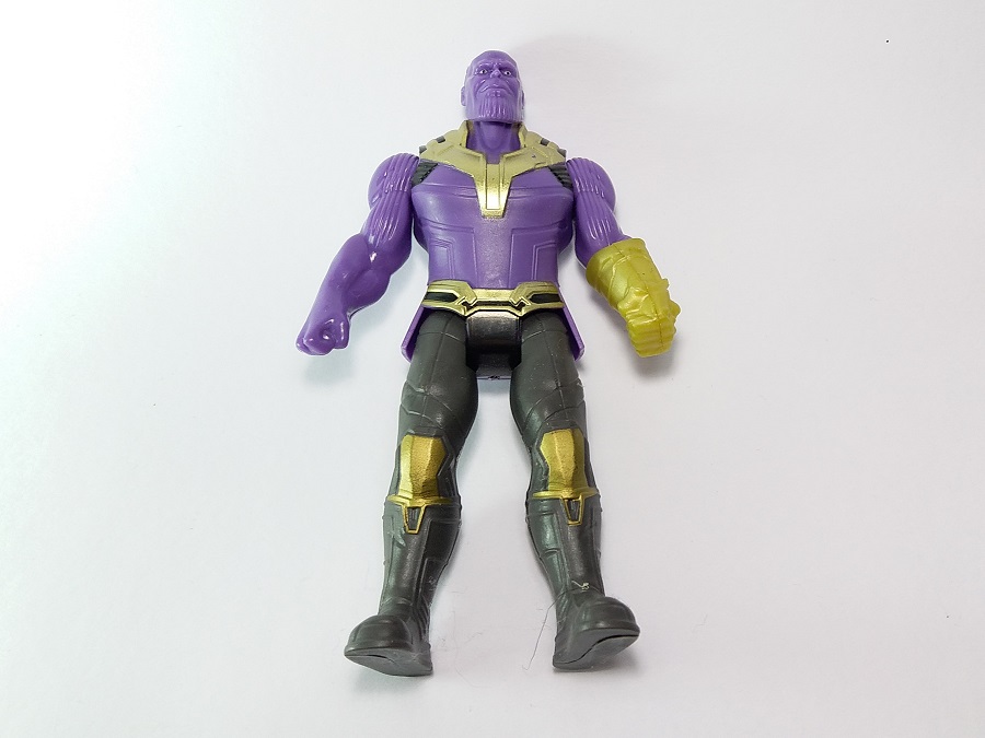 thanos figurica igračkica za 350 dinara