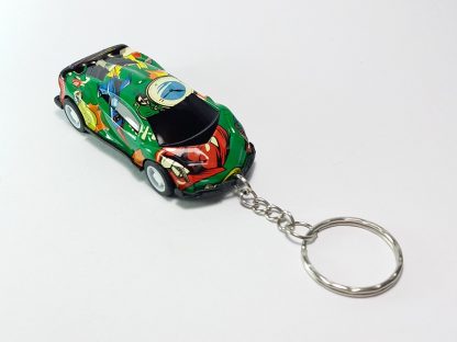 zeleni auto privezak za ključeve