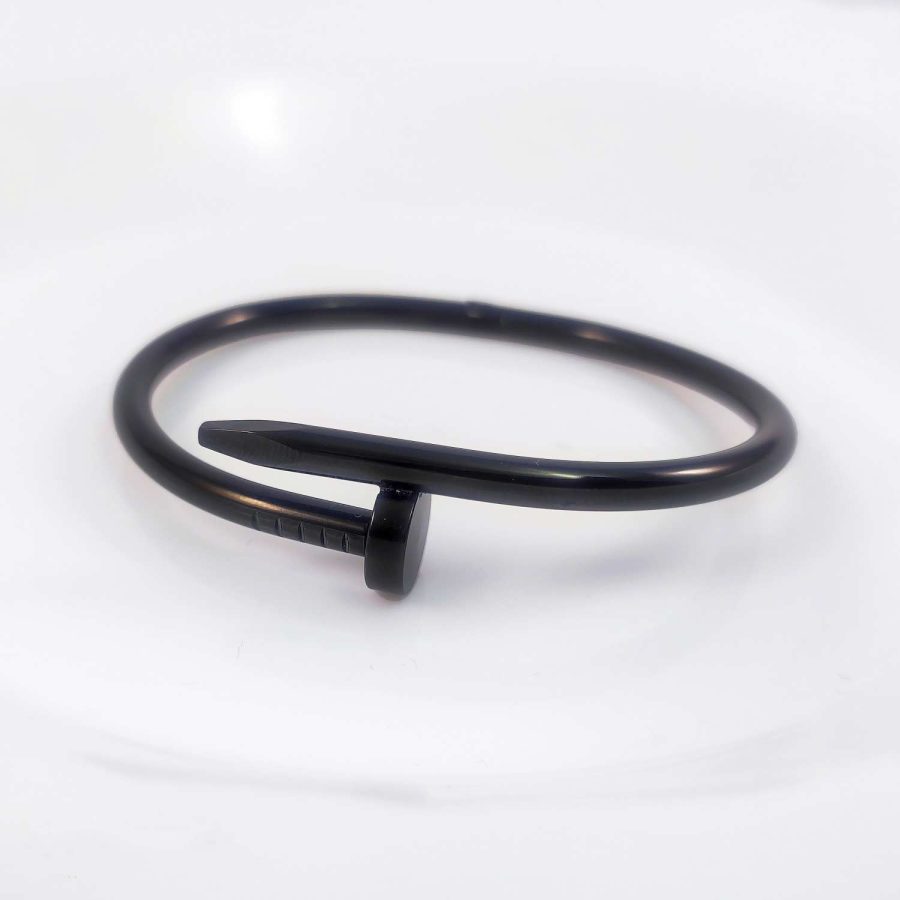 ženska narukvica u obliku eksera medicinski hirurški nerđajući čelik